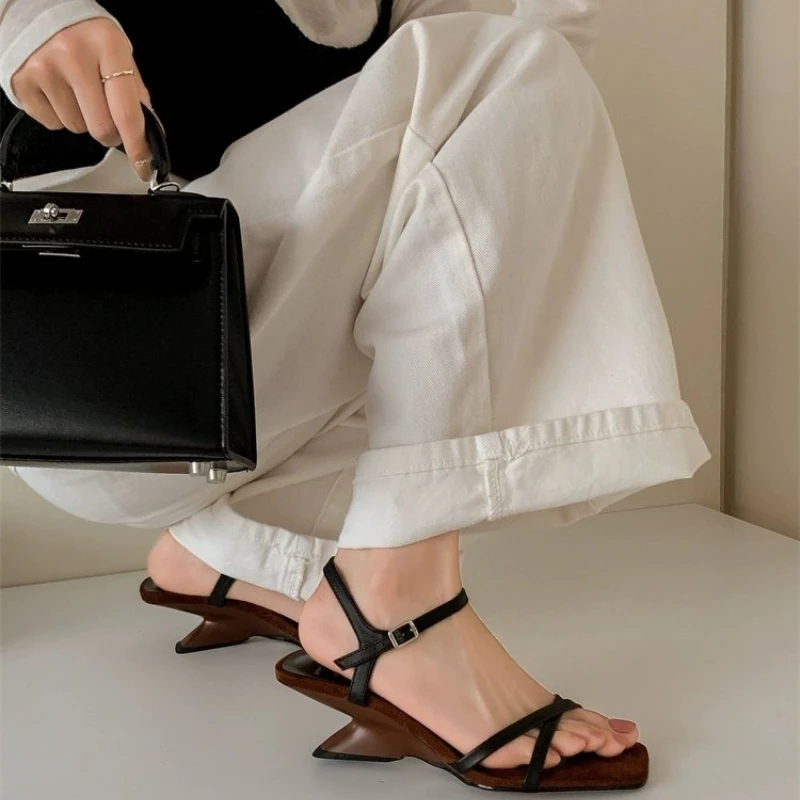 

Designer Luxury Narrow Band Women Sandals Concise Party Dress Singbacks Pumps Summer Square Toe Women's Office Sandalias