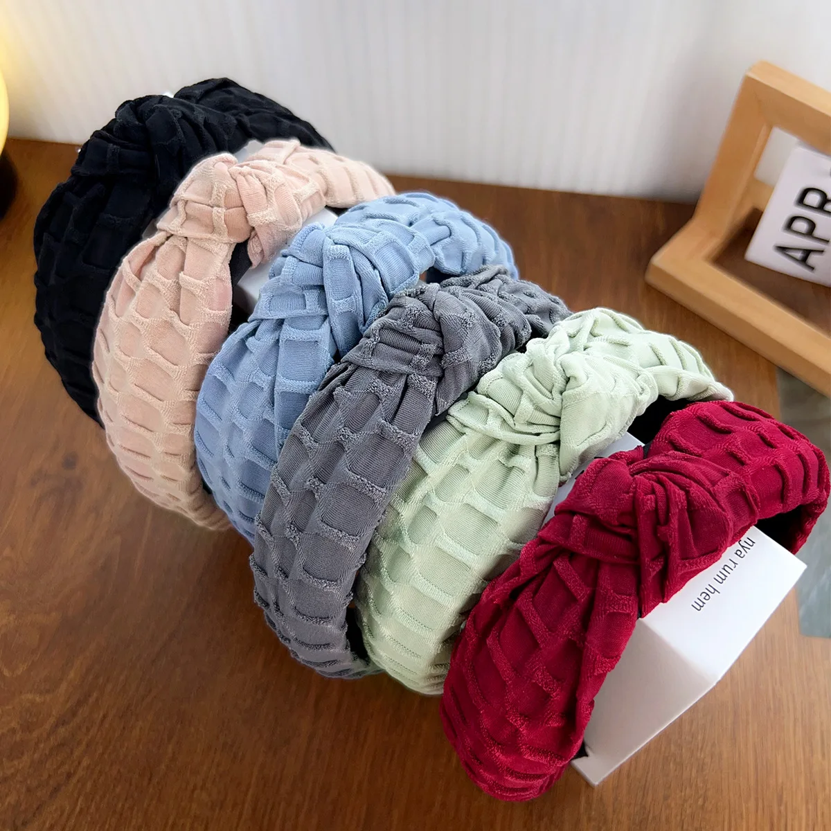 Solid color cross-knotted pressure hair band, wide-brimmed hair accessories, hairpin, female versatile, go out to wash your face, headband, bow headgear.