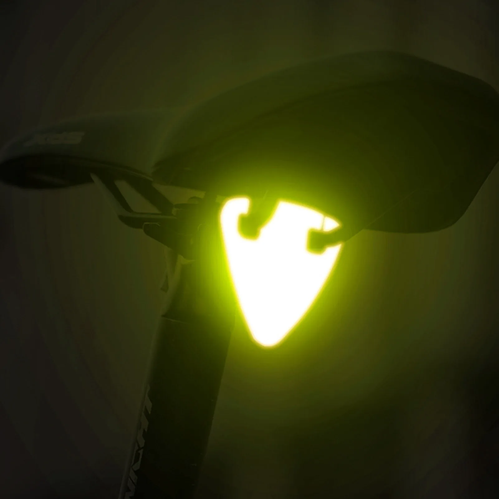 Triangle Bike Reflective Sign High Visibility Emergency Safety Warning Signs for Bicycle Seat Post Reflector for Night Cycling