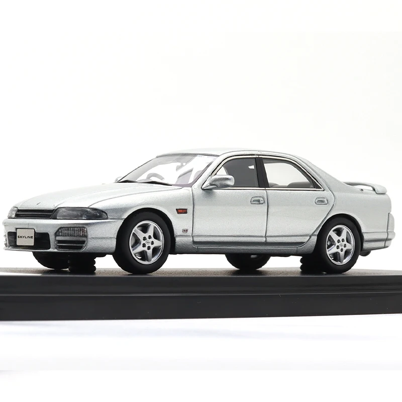 Coche modelo de resina de alta fábrica 1:43 NISSAN SKYLINE【4DOOR SEDAN GTS25t tipo M spec·II (1996)】juguetes para niños colección regalo