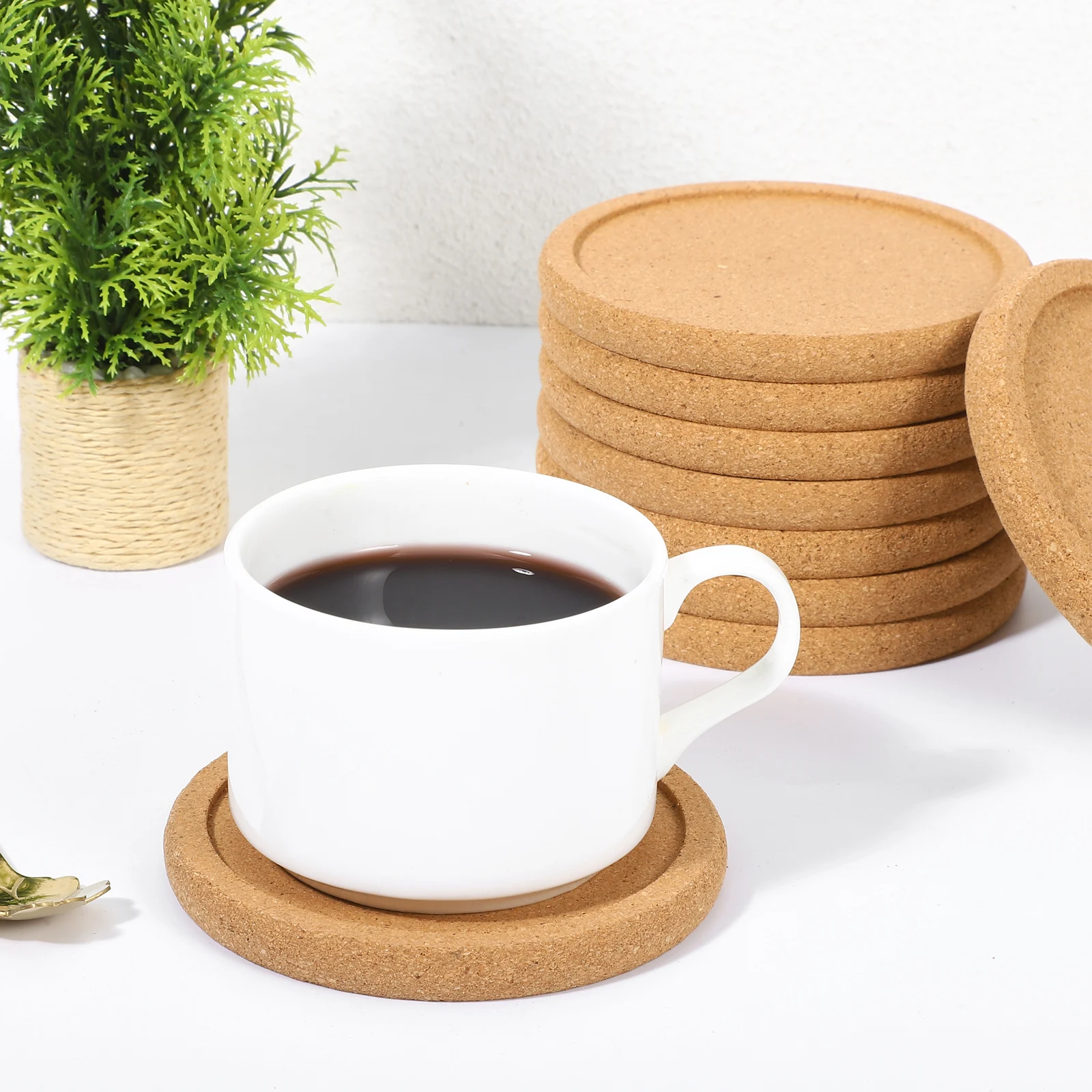 

12Pcs Natural Cork Coasters Round 10Cm Thickened Drink Mats Water Resistant Surface for Office Home Bar Dining Stylish Design