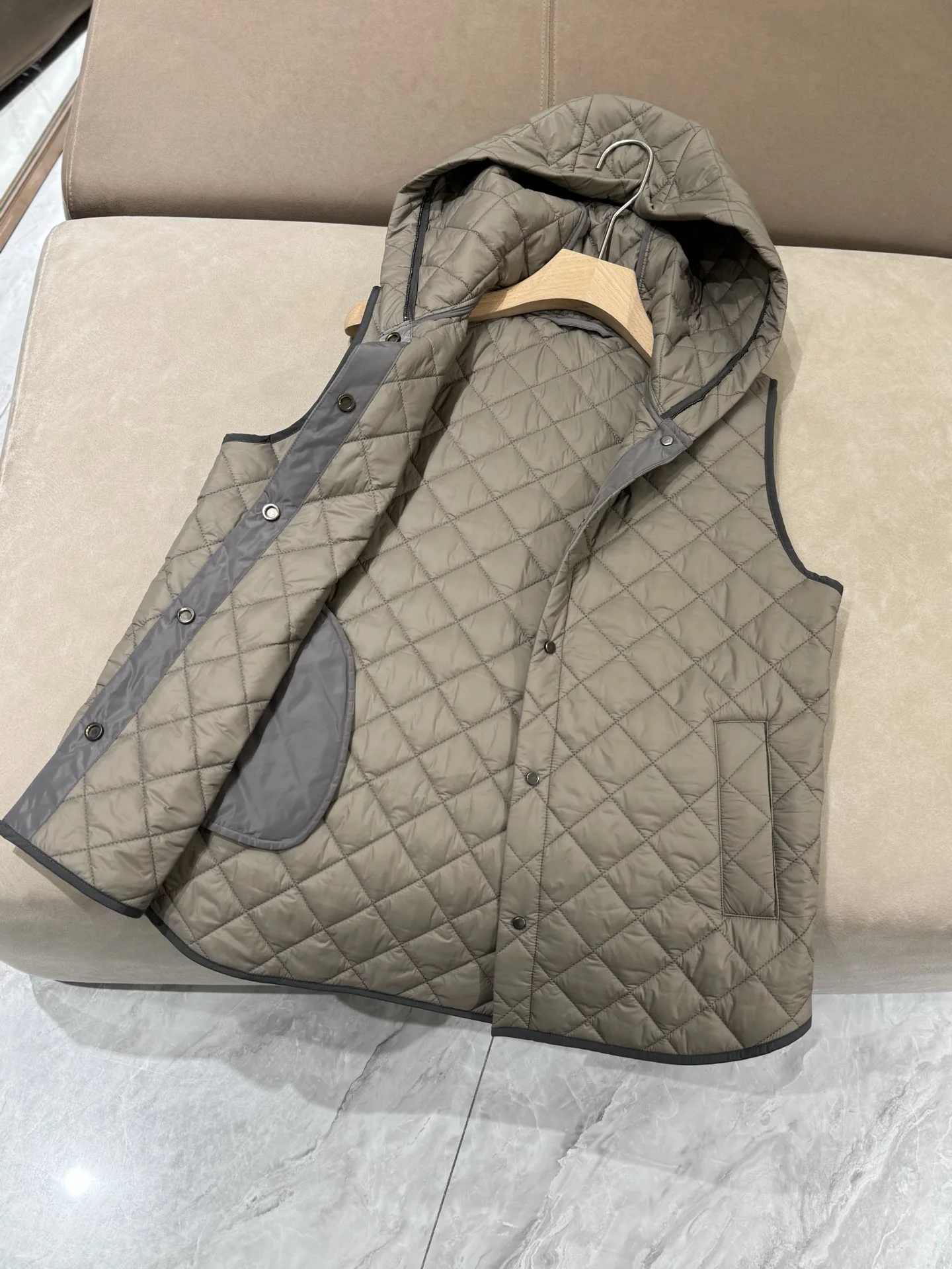 Ladies' New High-Quality Hooded Diamond-Patterned Thin Cotton Vest, Fashionable And Versatile Casual Top