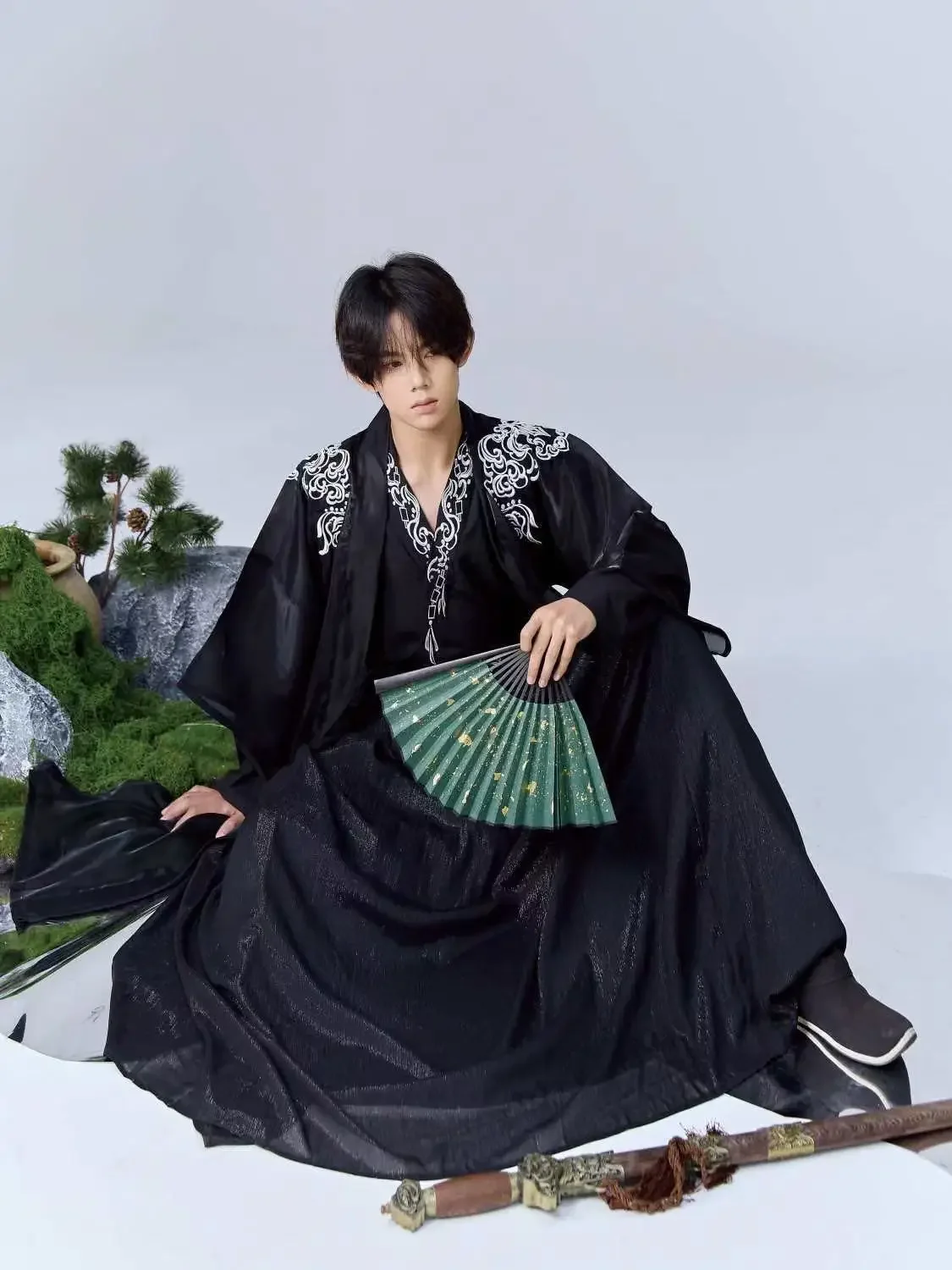 تنورة Hanfu التقليدية من سلالة سونغ Changgan Temple Beizi ملابس تنكرية رائعة للأولاد مطرزة أصلية للرجال باللون الأسود