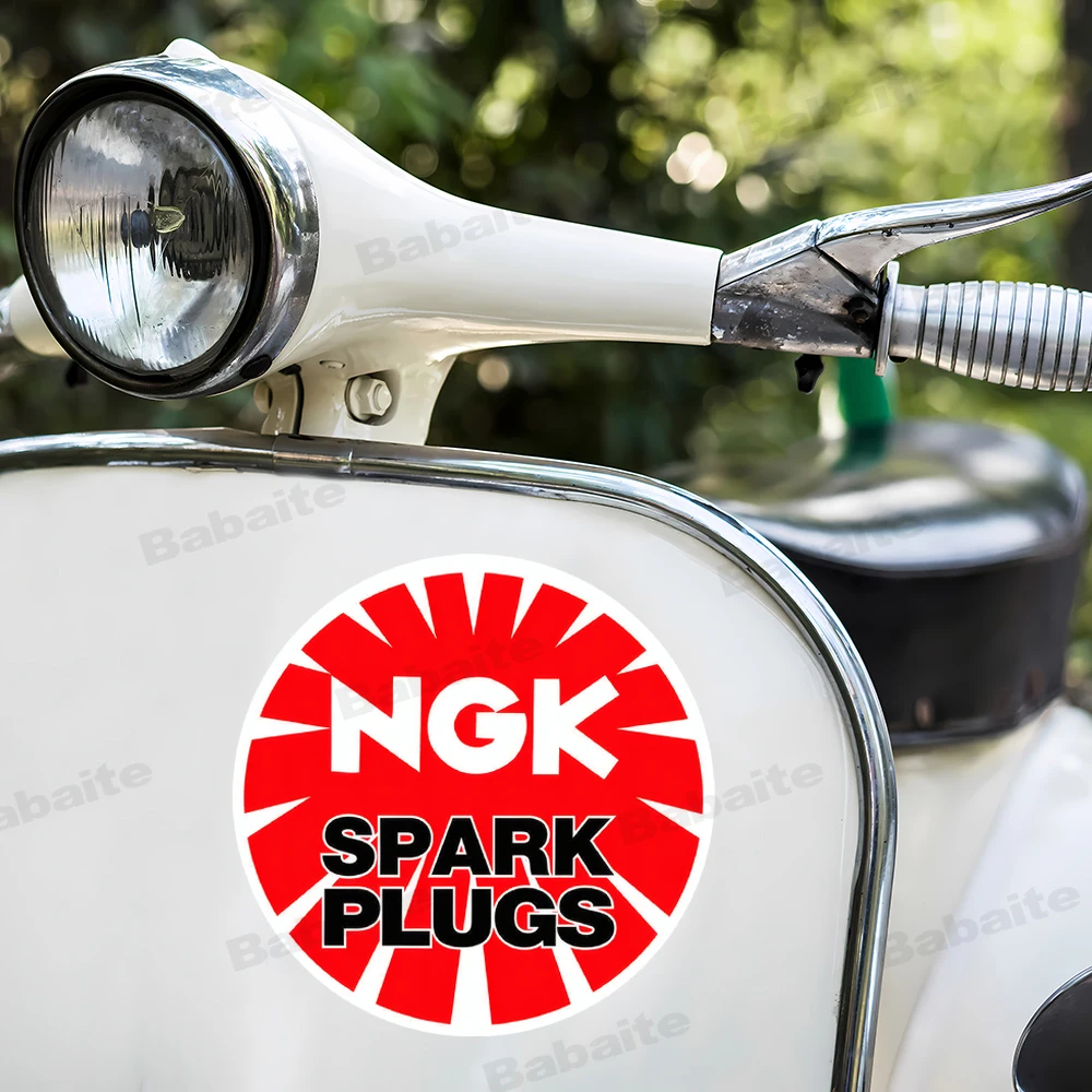 NGK شرارة التوصيل سيارة ملصق موتو ملصق السيارات الجسم الوفير ويندوز دراجة نارية محمول الجدران الفينيل فيلم ملصق سيارة ضبط الملحقات