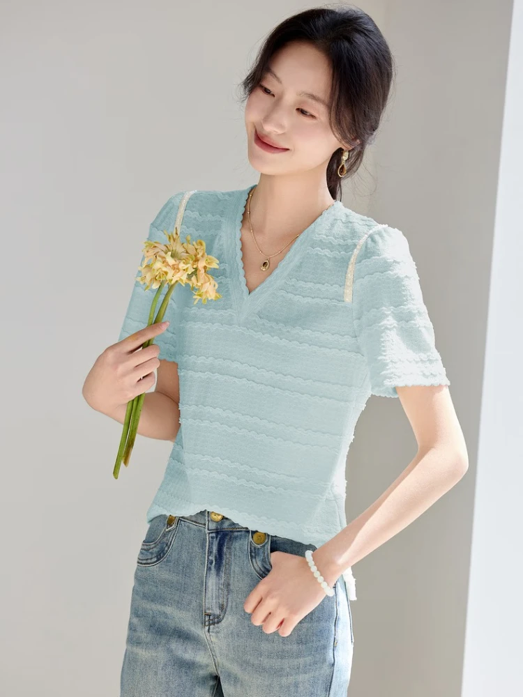 

SENTUBILA Women's Knitted T-shirts V-neck Summer 2025 Elegant Strecth Puff Sleeve Female Tops Lace Texture Ladies Tees Q52TA1713