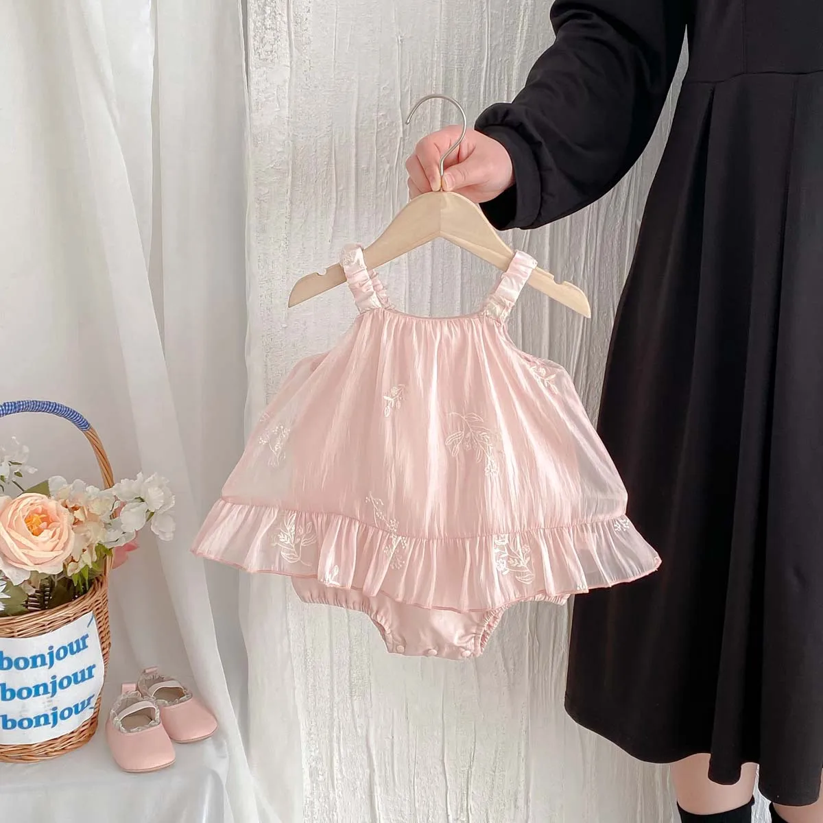 

Girl baby summer floral sleeveless dress, newborn casual style princess tutu skirt, suitable for party and daily wear