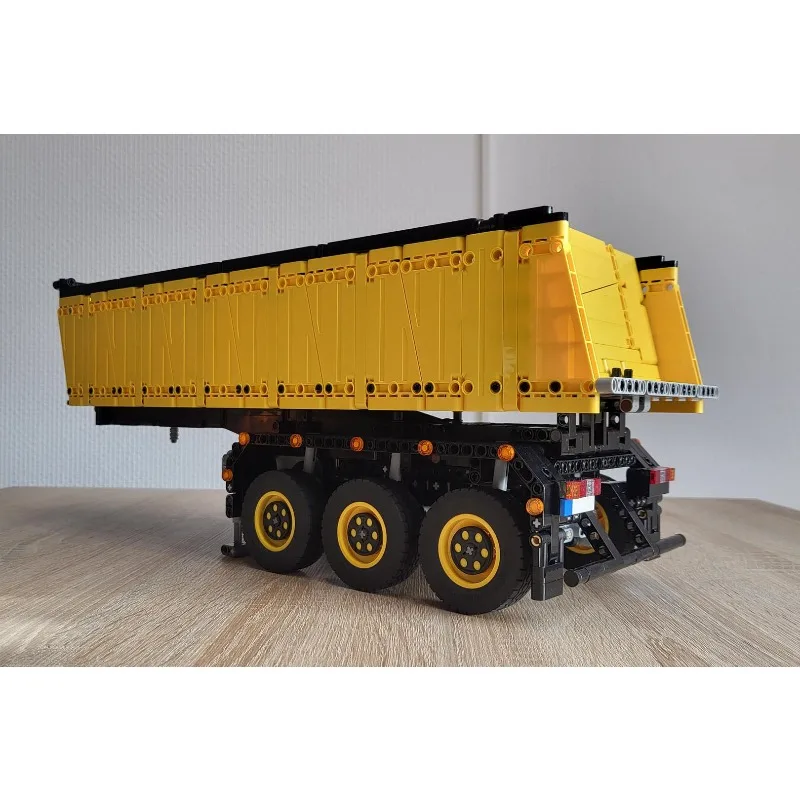 MOC-110667 Bouwsteenmodelset met drie assen voor dumptrailer - 1232 onderdelen Werktuigbouwkunde Algemeen systeem Constructiespeelgoed