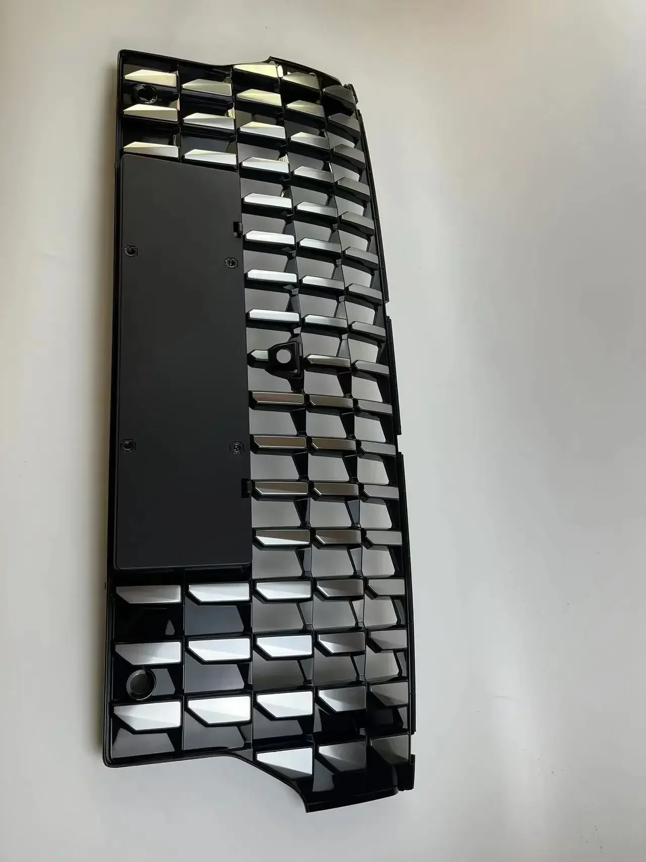 Bestselling Applicable to the new factory parts of the grille on the front bumper of Lynk&Co 09