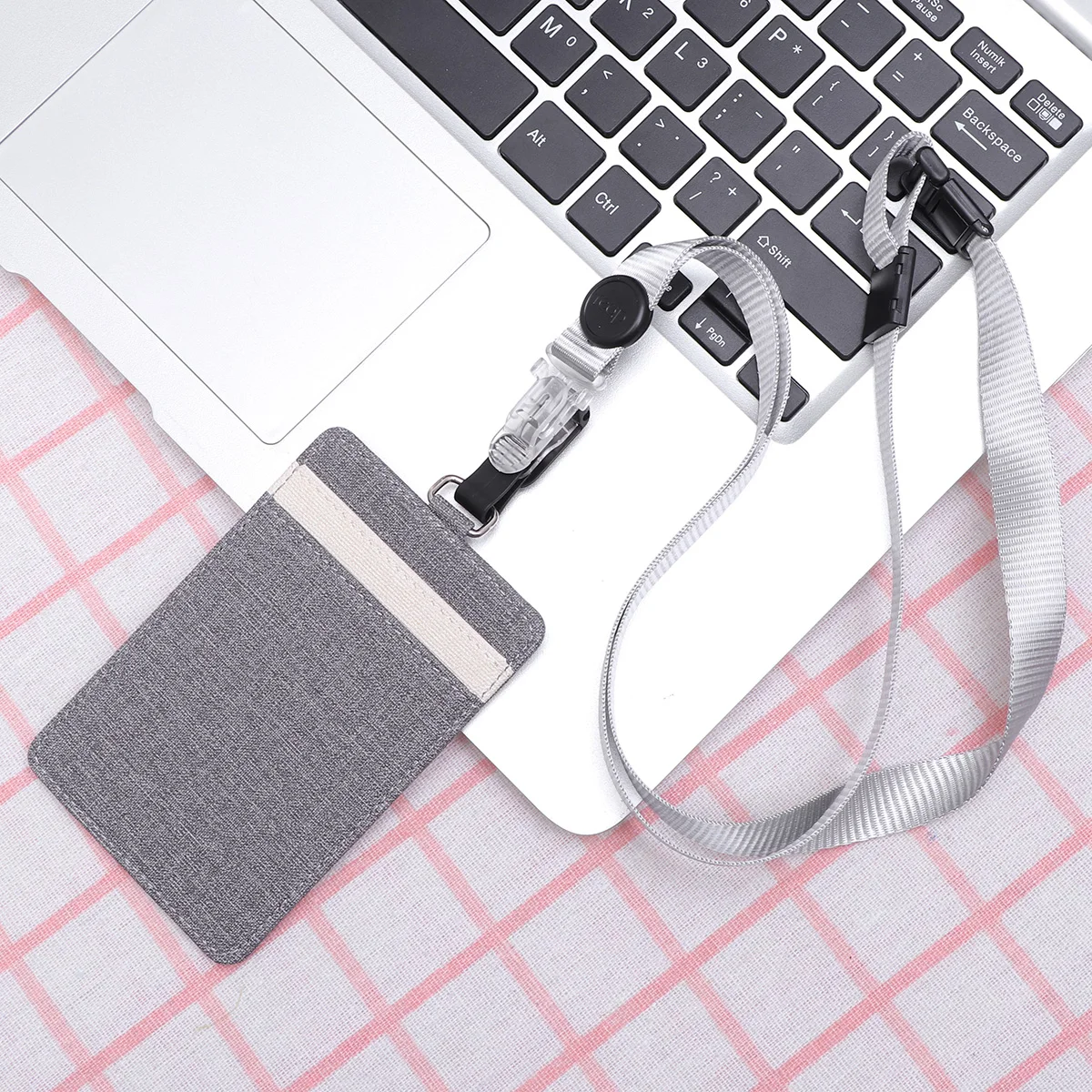 

Cloth Badge Holder Vertical Id Holder Detachable Neck Lanyard For Nurses Office Staff Students Factory Workers Pass Case