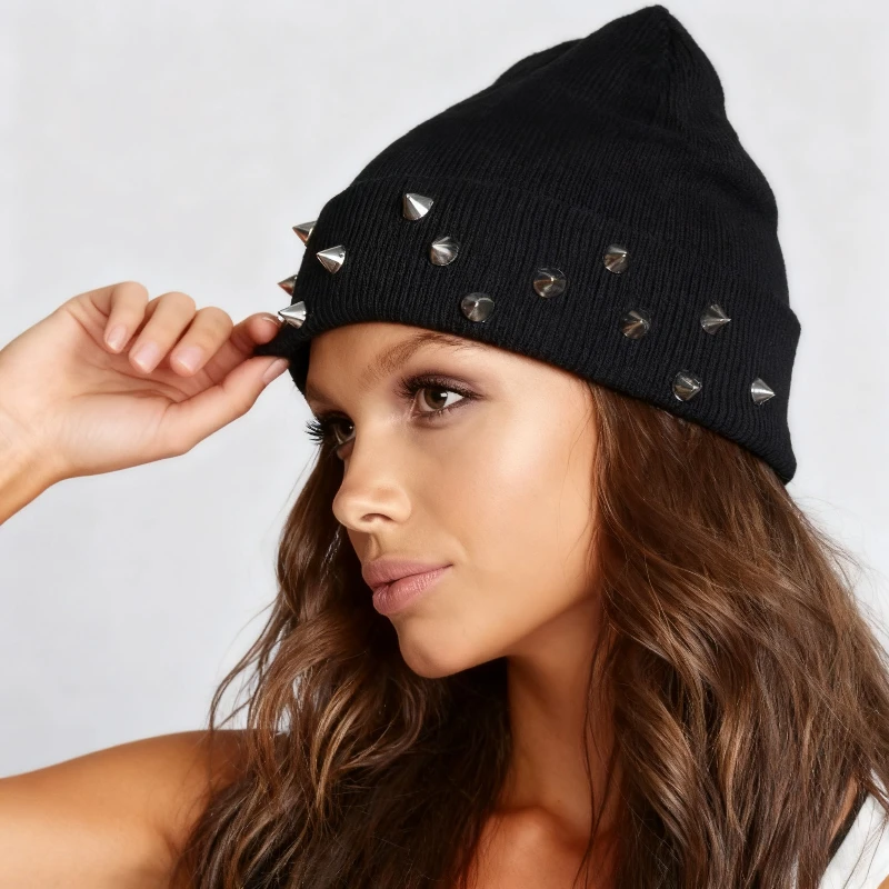 1 Stück Punk-Stil mit Nieten verzierte Beanie-Mütze, winterwarme Y2K-Vintage-Stil, einfarbig, schwarz, warme Strickmütze, modische All-Winter-Kleidung