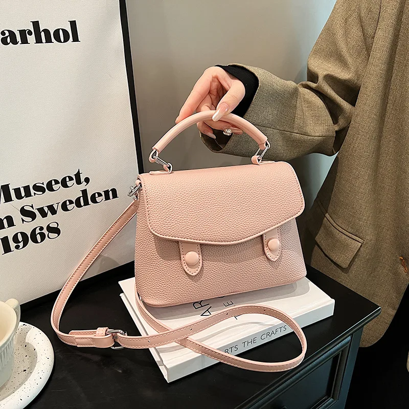 

​​2025 New Arrival Chic Versatile Shoulder Bag The Ultimate Everyday Essential​​ ​​Key Features ​​Convertible Design​​
