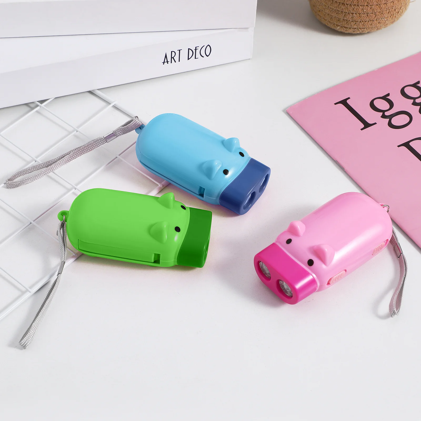 

3pcs Flashlight Portable Electric Torch Hand Press Design Pig Pattern Kids Travel Light Compression Resistant Small Lightweight