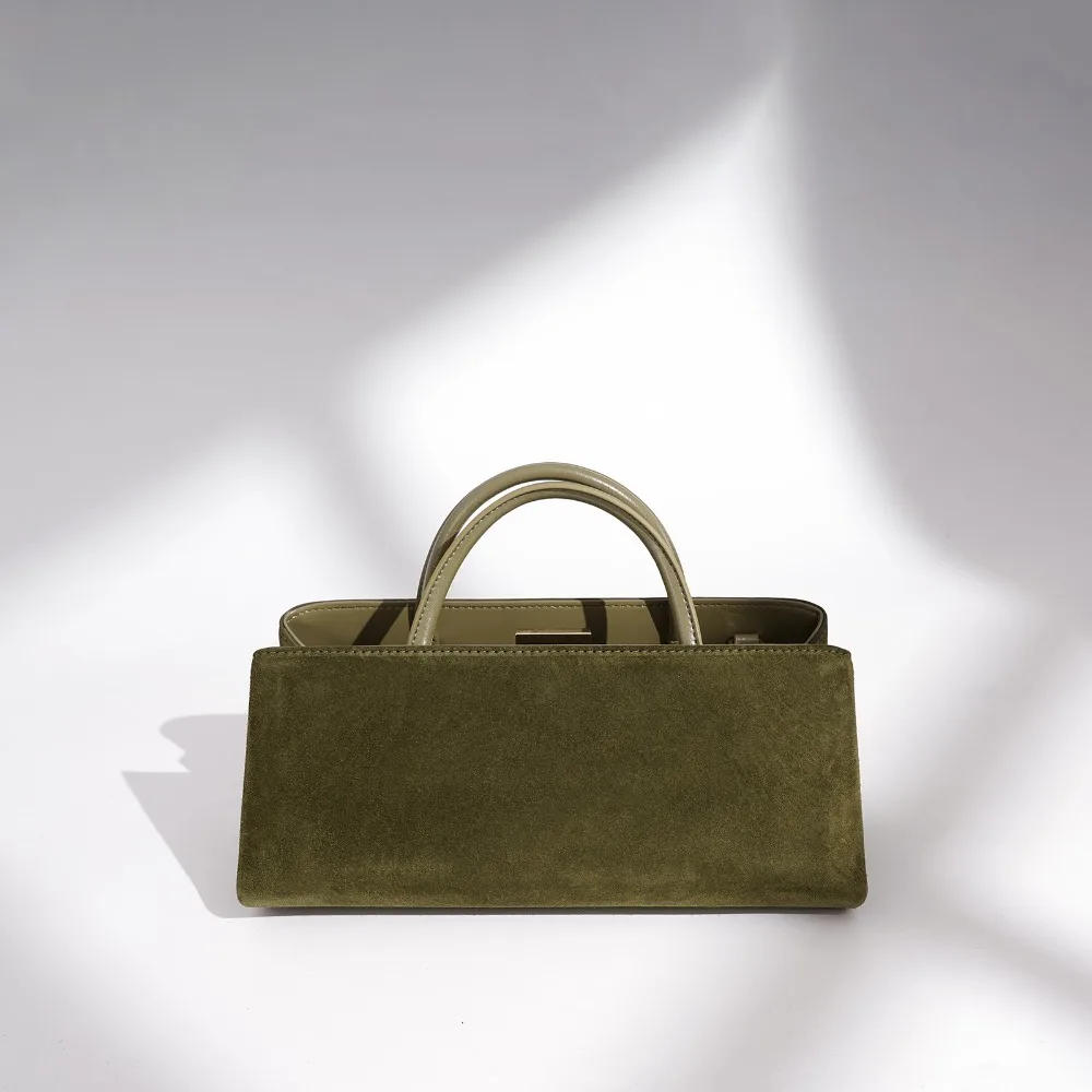 Autumn and Winter New Niche Messenger Bag Light Luxury Exquisite Shoulder Texture Unique Fashion Contrasting Color Advanced Clip