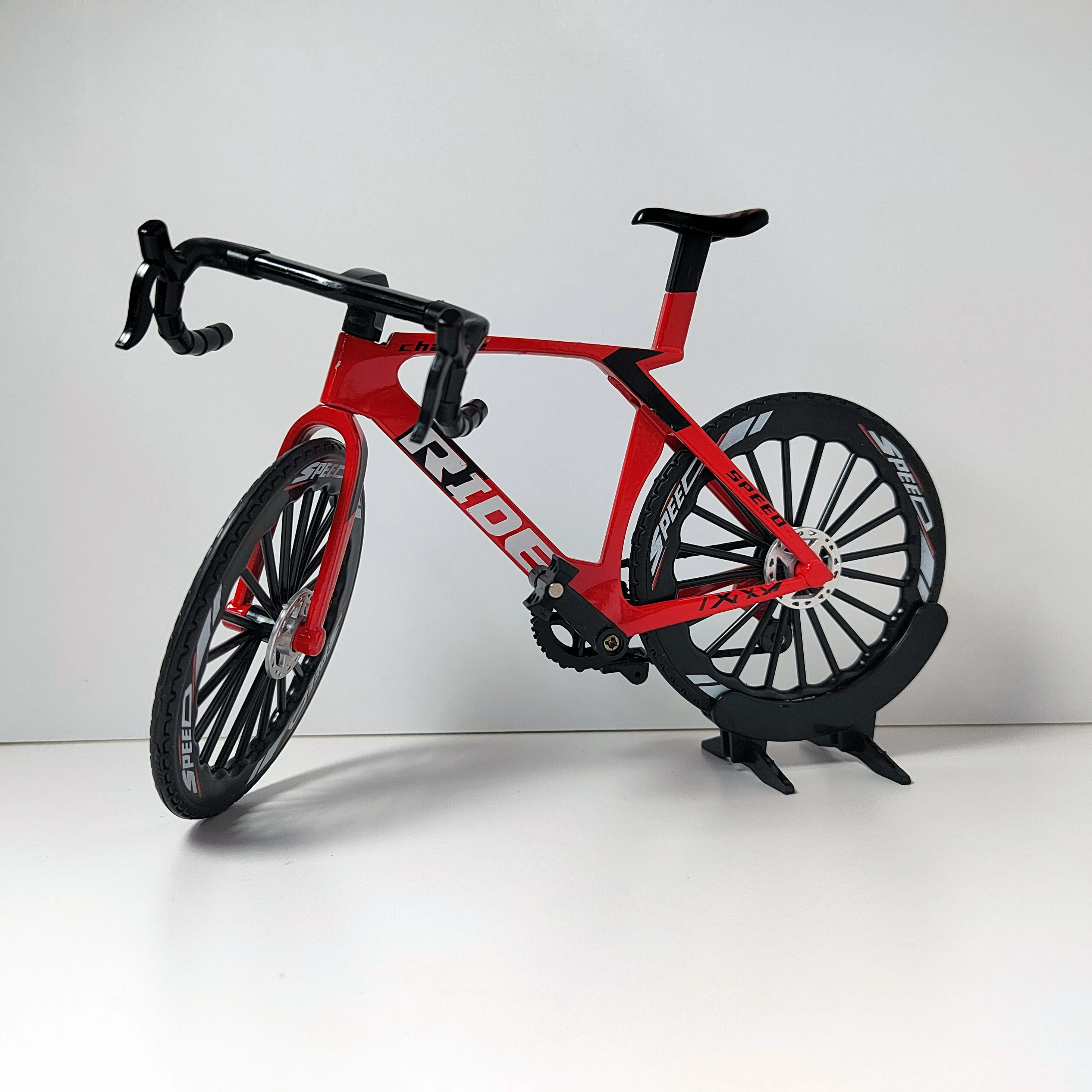 Nouveau modèle de vélo en alliage 1:8, modèle de vélo de montagne tout-terrain moulé sous pression, ornement de Simulation, jouets de Collection pour garçons