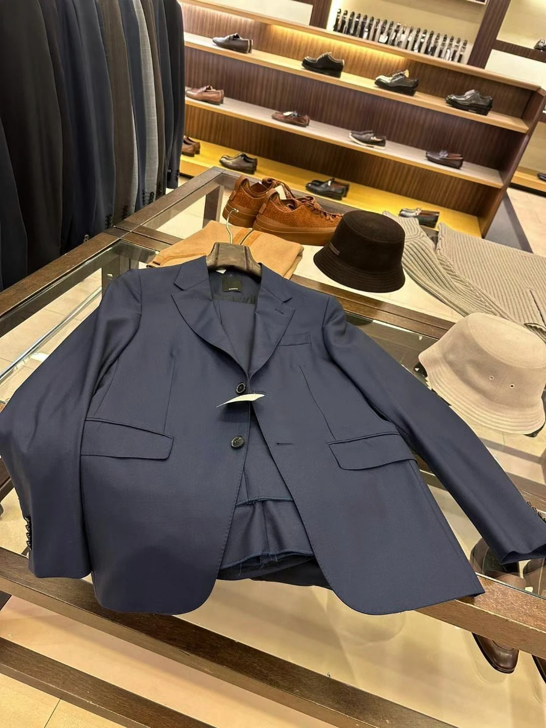 

Ultrafine Wool Men's Suiting Set Standard Fit Business Casual Double Slit Pure Color Spring Summer Autumn Collection