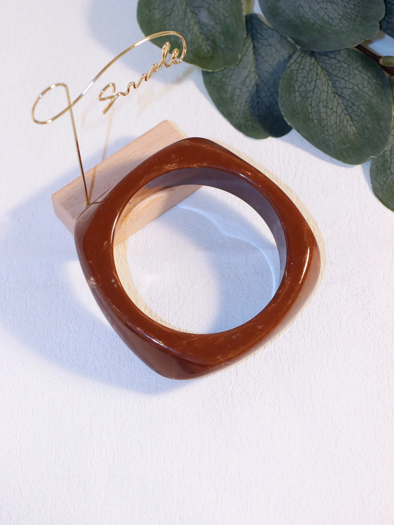 شيك غير النظامية هندسية مكتنزة واسعة الكفة الإسورة سوار للنساء الحلو الاكريليك الراتنج بيان زوجين هدايا مجوهرات الحفلات