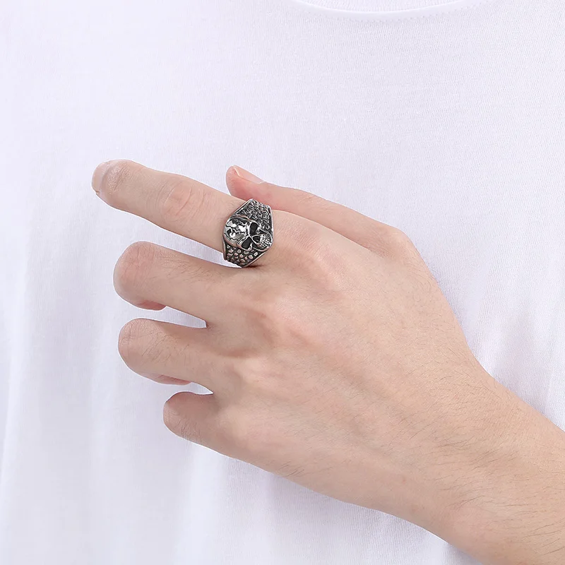 Kalen Gothic Stainless Steel Skull Ring for Men Punk Larger Biker Party Jewelry Domineering Finger Anillos Gift Accessory