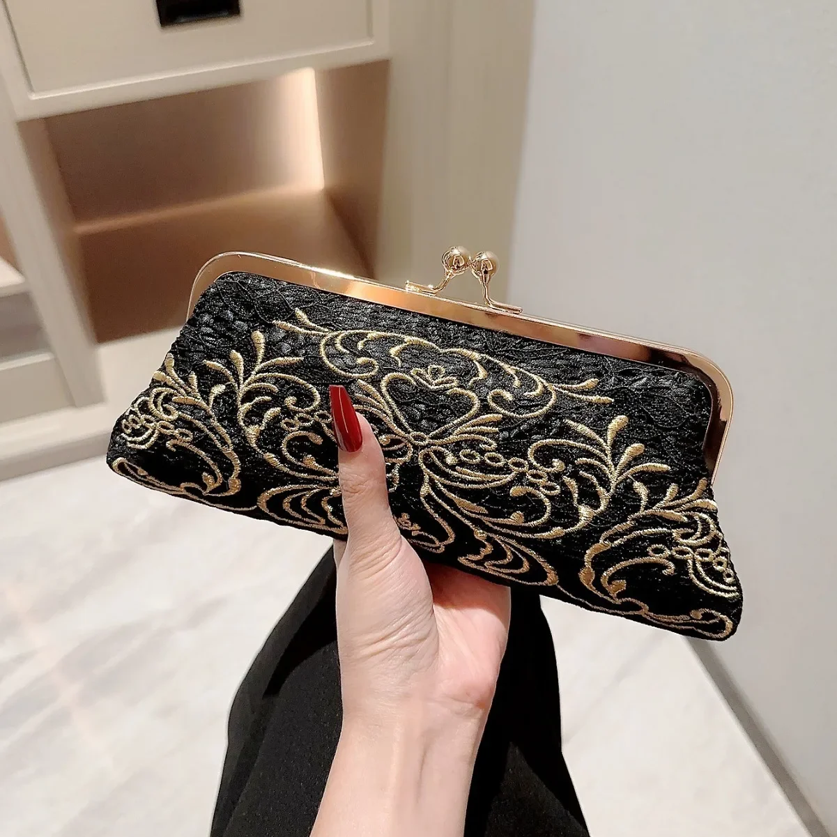 

Chinese Style Embroidery Velvet Evening Bags Fashion Simple Gold Color Chain Shoulder Bag for Women Prom Party Clutches Handbags