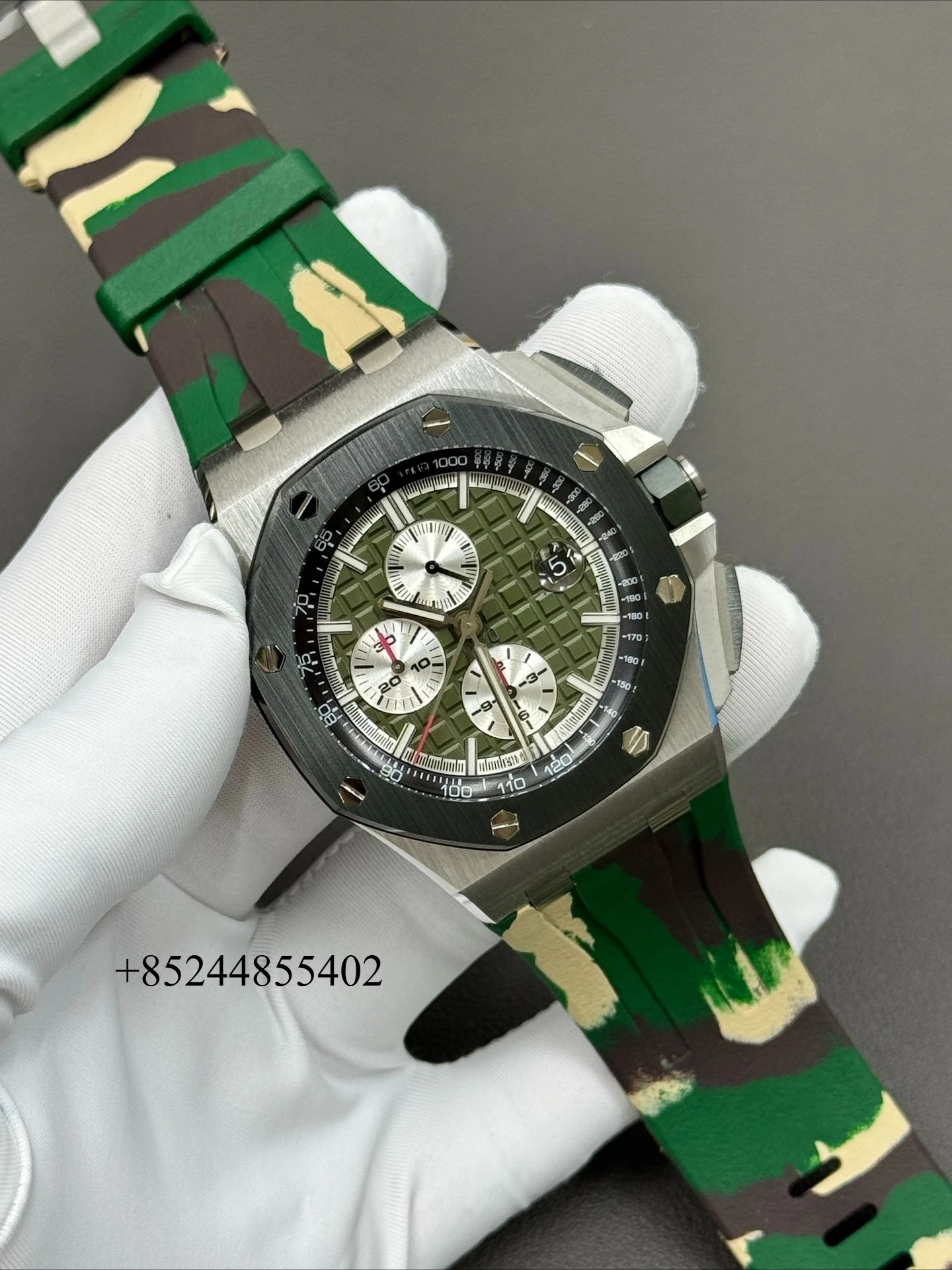 

Customizable Luxury Watch in Steel Automatic Mechanical Movement Exquisite Heritage and Artisanal Dial size 44mm