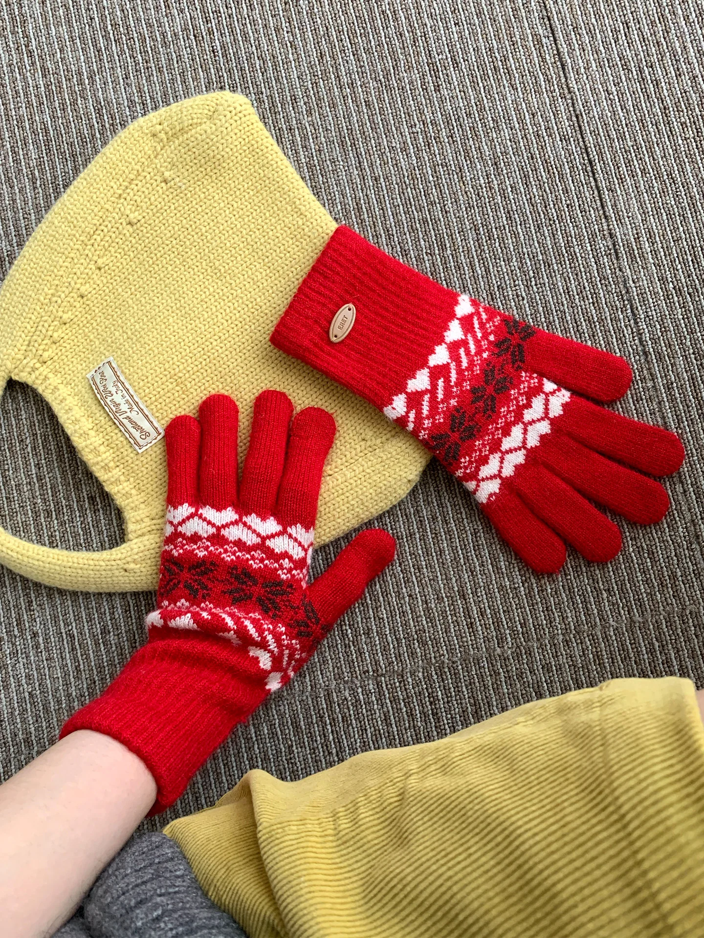 Retro Fair Isle Knitted Red Gloves Women's Autumn Winter Cycling Touchscreen Capable Warm Cold Proof Fingerless Mittens