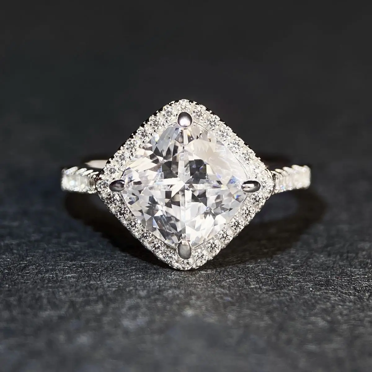 

Luxury Platinum Solid Platinum PT950 Women's Ring Diamond Women's Ring Fashion Engagement Gift Beautiful