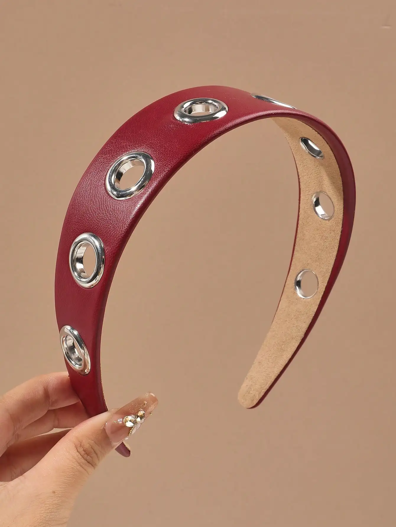 1 Stücke Herbst Winter Schwarz und Rot Mode Punk Leder Metall Nieten Einzigartiges Haarband für Frauen Stirnband Mode Haarschmuck – Detail 8