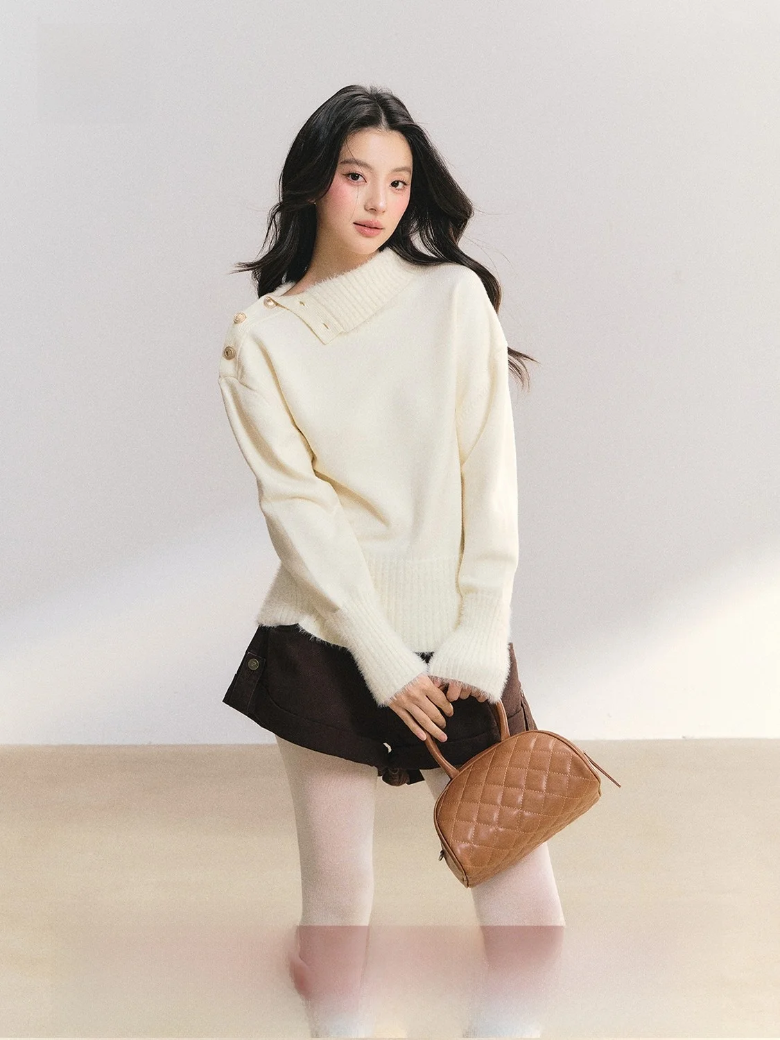 

FPMZ Moonlight Concerto Knitwear Simple Chic Sle Женский утепленный шерстяной свитер с отложным воротником и боковыми пуговицами для повседневной носки