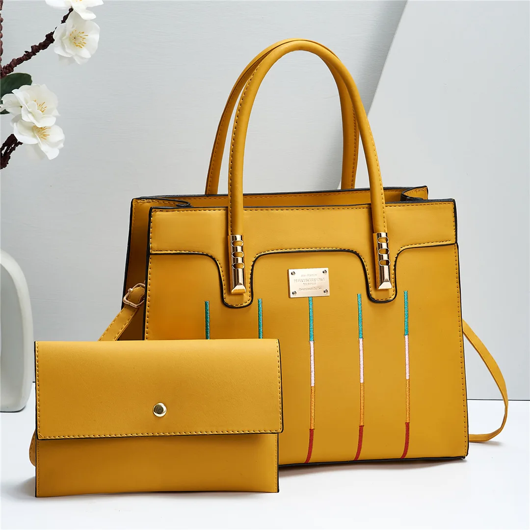 Simple Fashionable Large Capacity Shoulder Bag Spring Summer New Korean Style Versatile Women's Bag for Middle-Aged Mothers