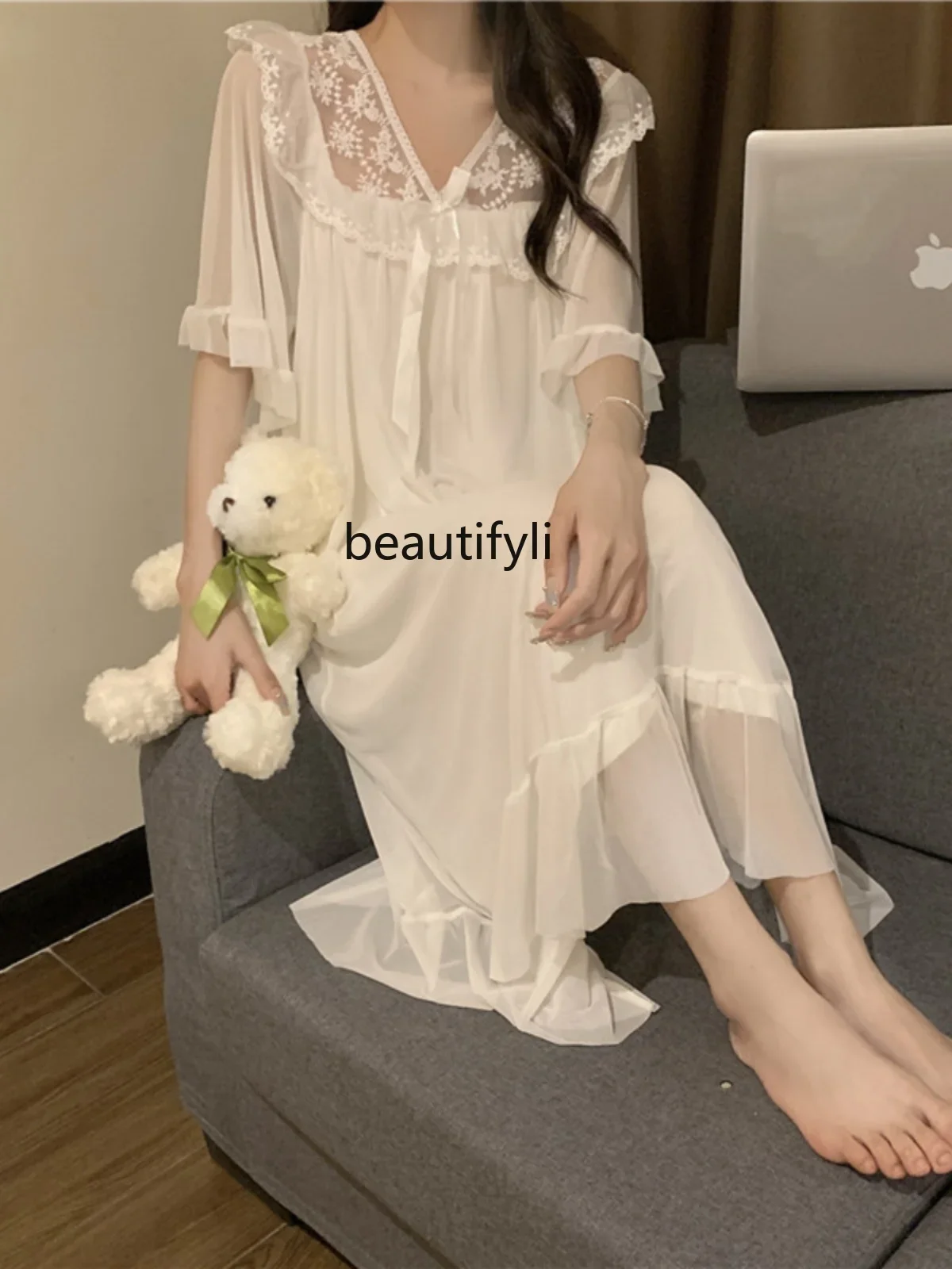 Cute Lace Edge V-neck Short-Sleeved Nightdress for Women New Summer Pure Desire Wind Ice Silk Home Clothes