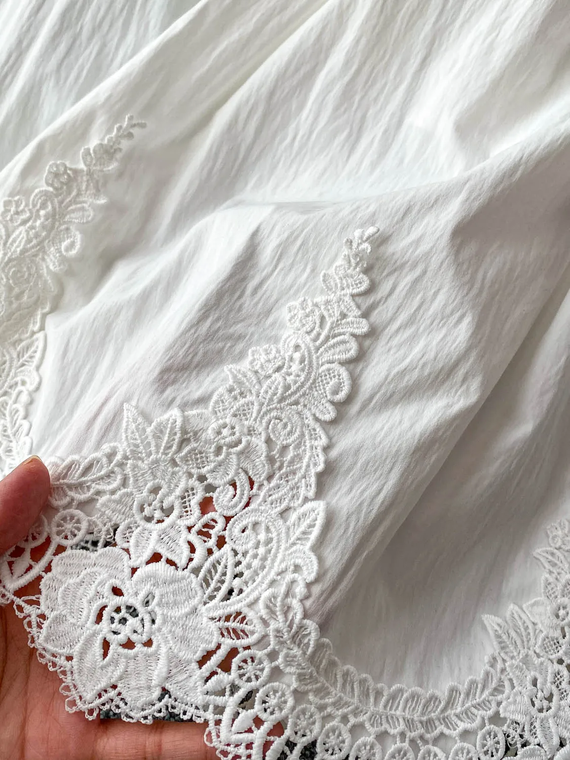 

Белая кружевная юбка-миди трапециевидной формы, женская эластичная утягивающая юбка с высокой талией, лето 202, корейская юбка с высокой талией для поездок на работу