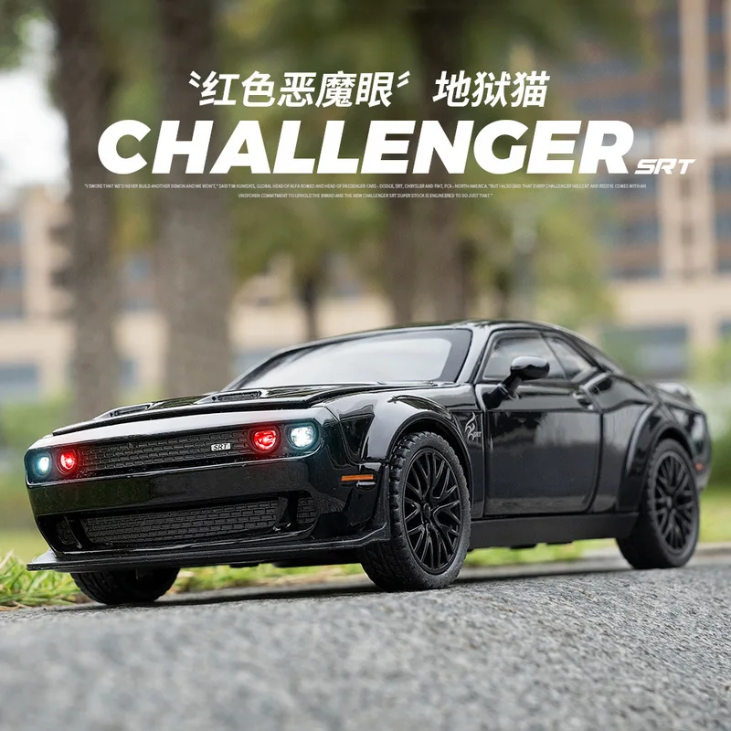 

Металлическая модель автомобиля Dodge Challenger 1/32, литая под давлением, со звуком и светом, коллекционная, для мальчиков, подарок