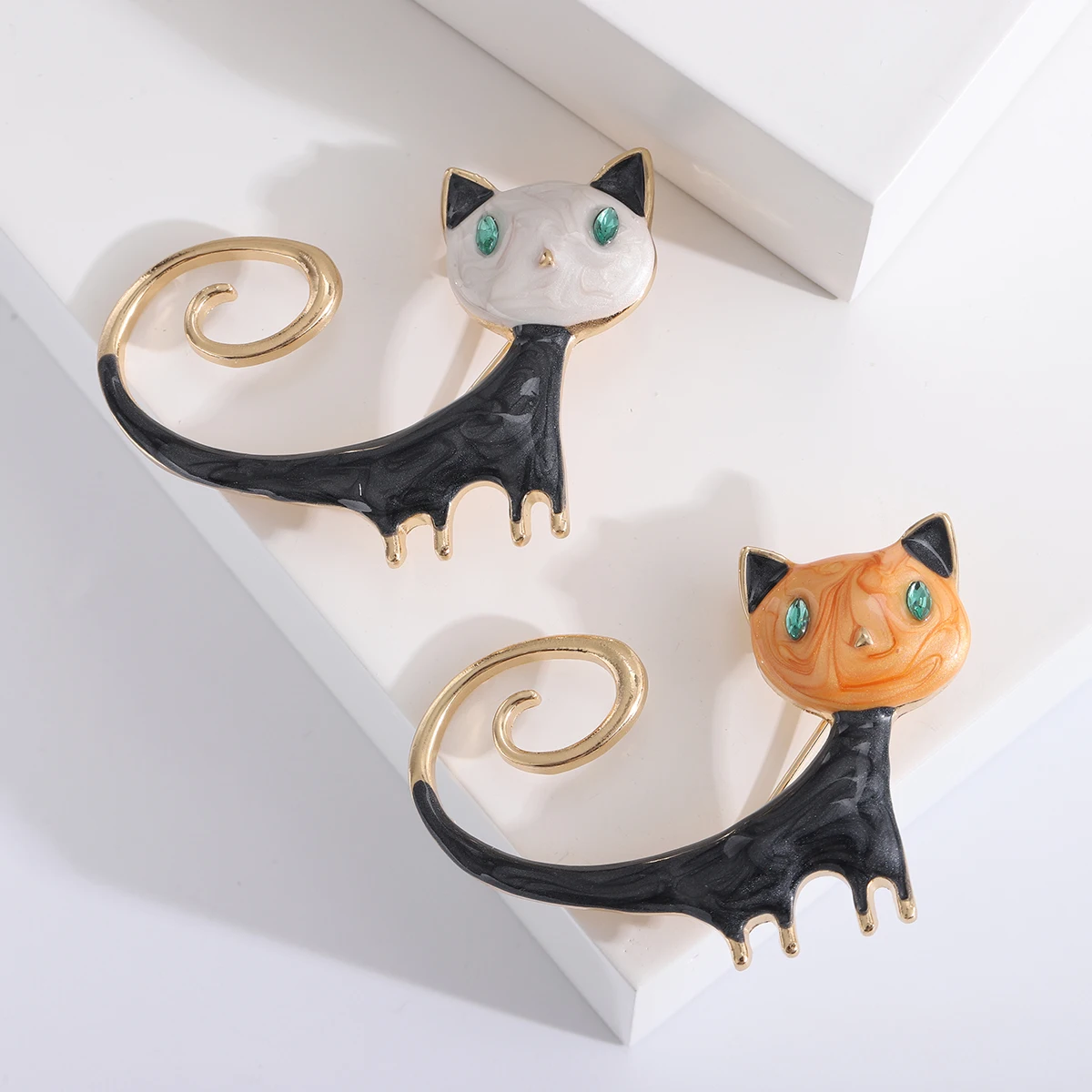 Enamel Cat Brooches for Women Cute Cartoon Kittle Pins Office Party Friend Gifts Jewelry Accessories