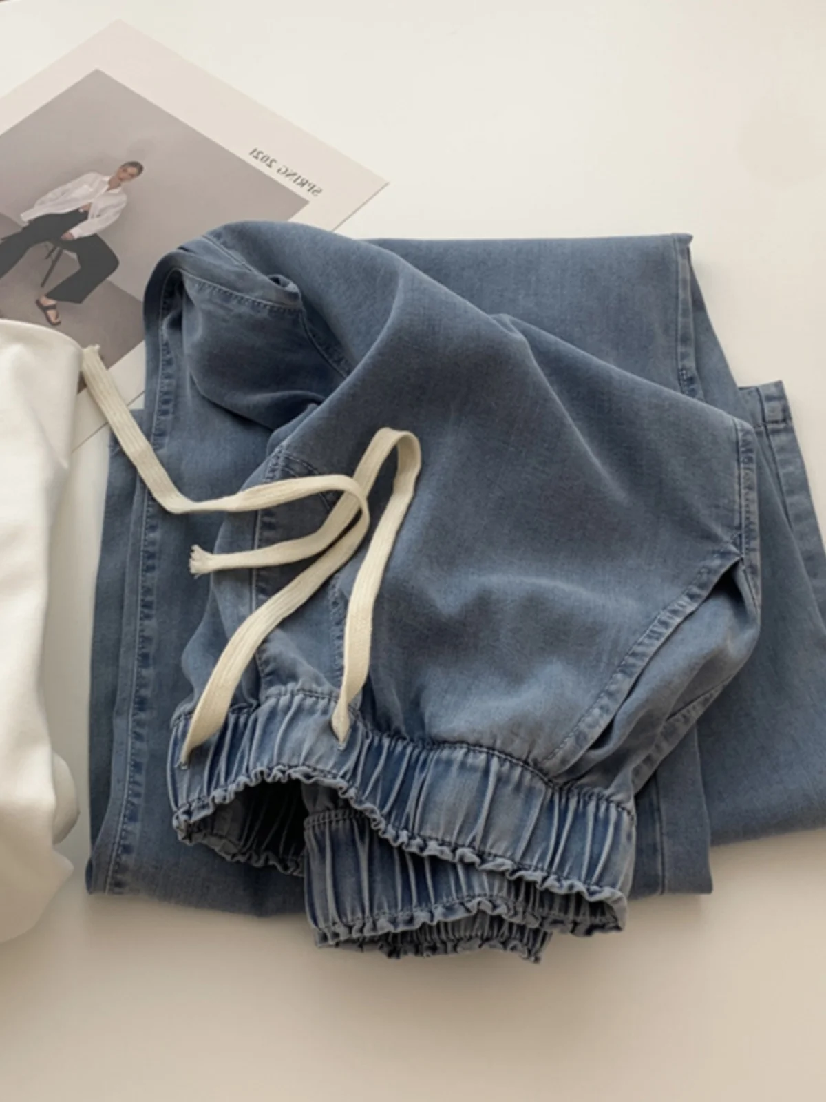 بنطال ذو قصة أرجل واسعة أزرق رسمي للنساء صيفي من الساتان بفتحة خفيفة الوزن وأربطة شبكية قابلة للتعديل للشباب كاواي قابلة للتنفس وبسيطة