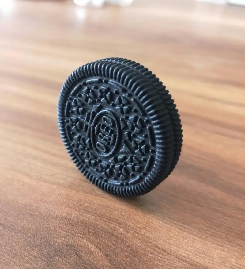 

New Oreo pop coin push card edc decompression artifact milk cover old blacksmith fingertip toy gyro finger decompression toy