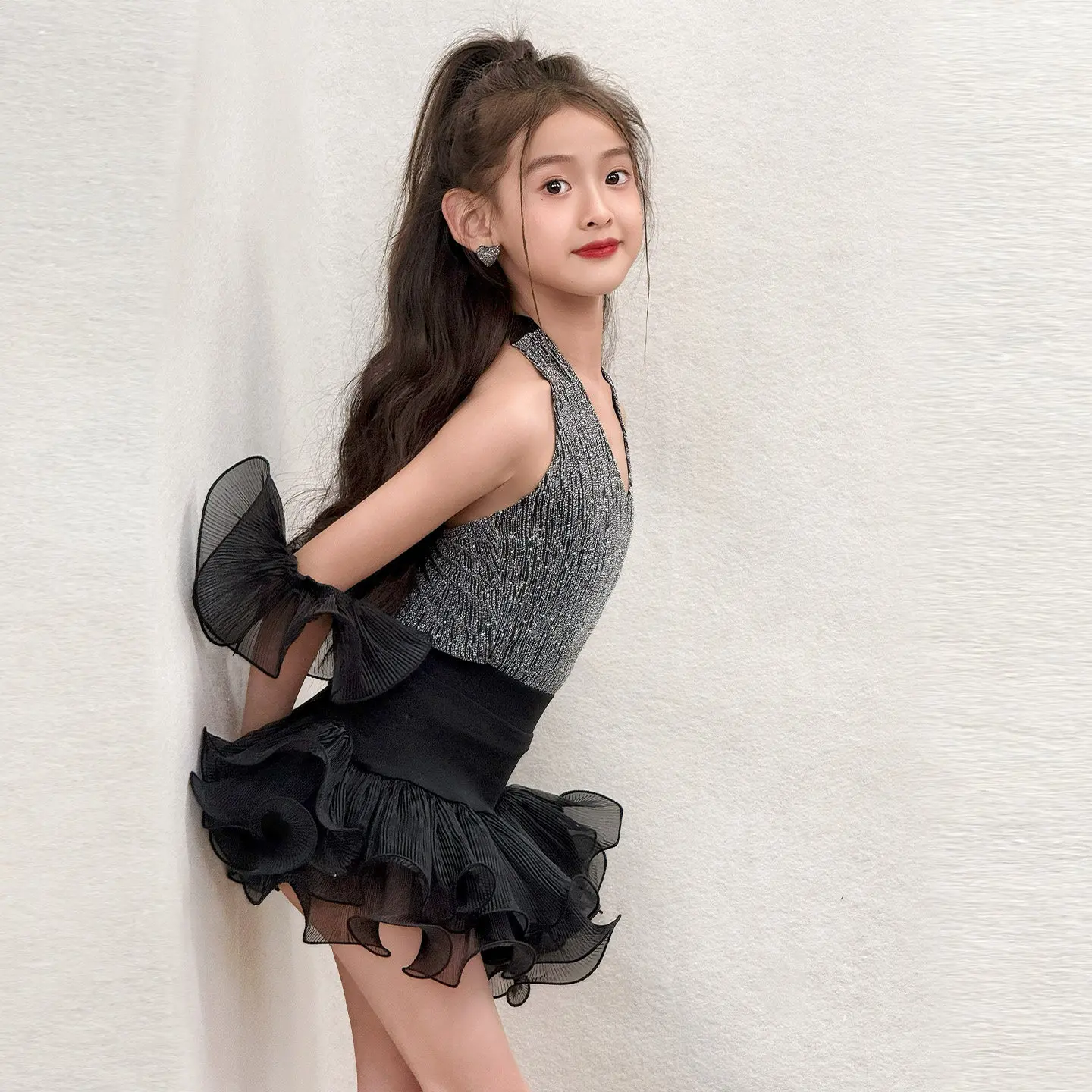 

2026 Girls Halter Top Mesh Skirts Latin Dance Performance Suit For Girls Chacha Rumba Tango Kids Latin Dance Stage Wear XH4669