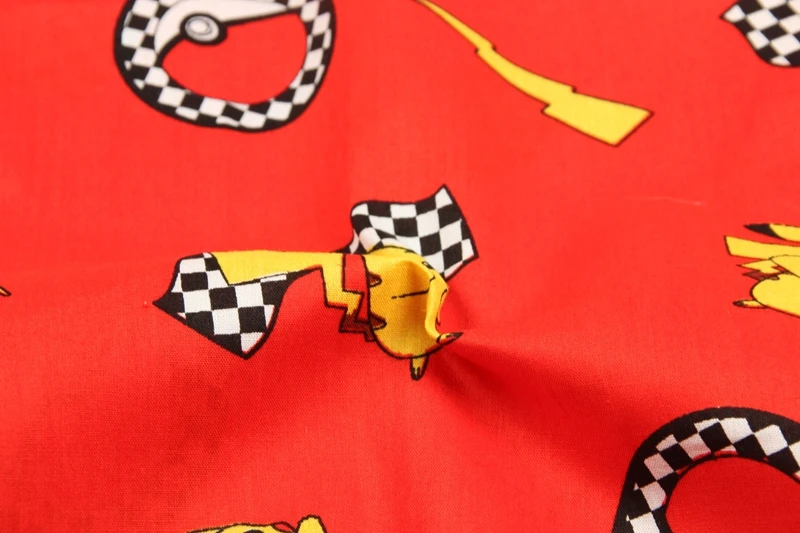 140cm de ancho Pokemon monstruo de bolsillo rojo fino 100 tela de algodón Material de costura para DIY Patchwork textil Tissu ropa de hogar