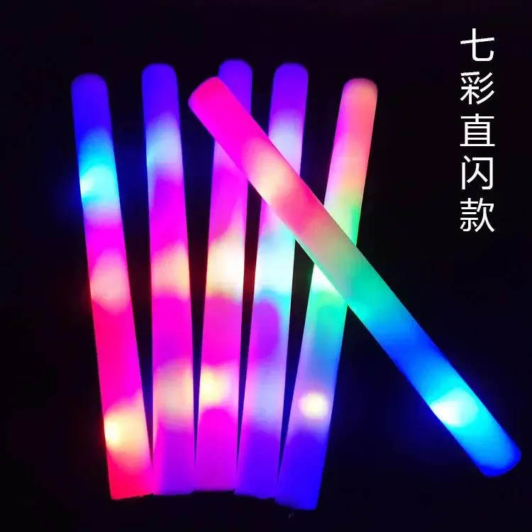 30 bastoncini luminosi a LED sfusi colorati RGB Glow Foam Stick Cheer Tube luce scura per forniture per feste di matrimonio di compleanno di Natale