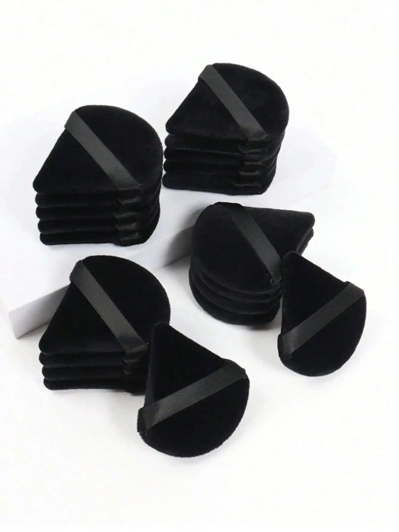 20 قطعة من خليطات المكياج المثلثة المخملية السوداء - قابلة لإعادة الاستخدام لهدايا الأساس/السفر/عيد الميلاد