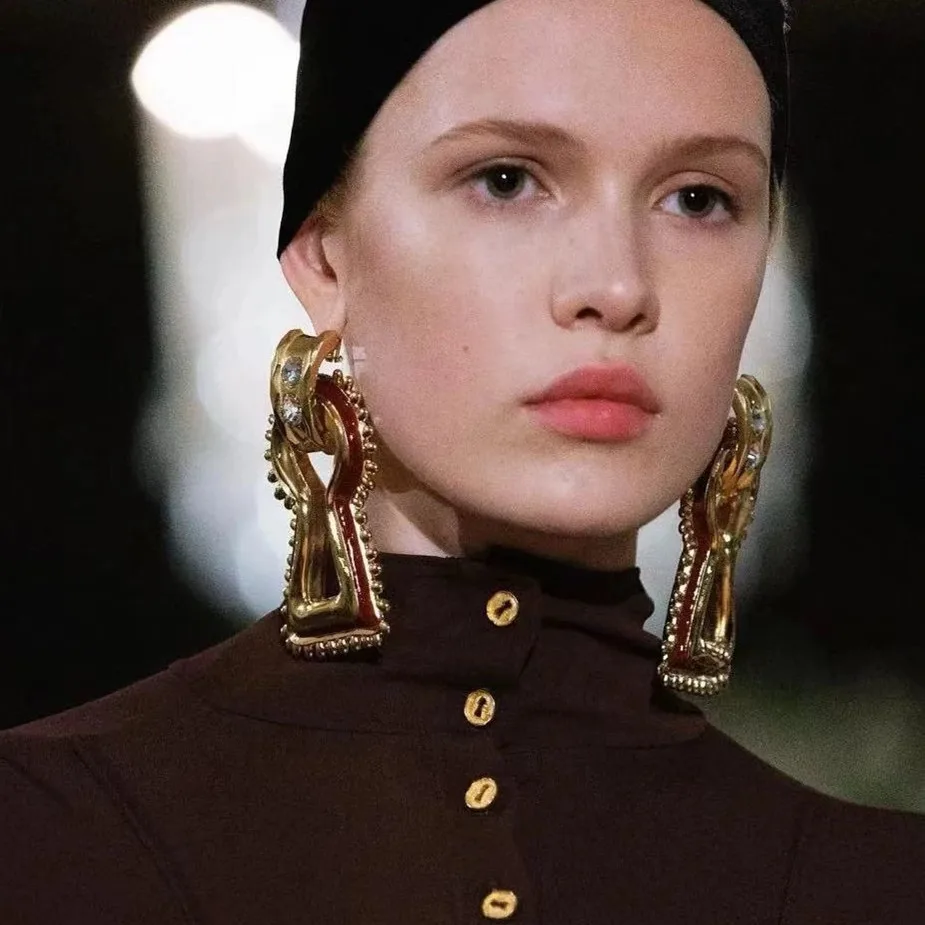

Fashion Exaggerated Metal Red Enamele Fairy Dangle Earrings For Women Jewelry Brand Party Show Statement Earrings Accessories