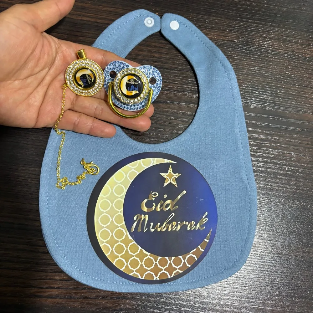 

Luxurious baby pacifier with dust cover baby bib with cute chain clip for newborn to hold the nipple princess/prince style