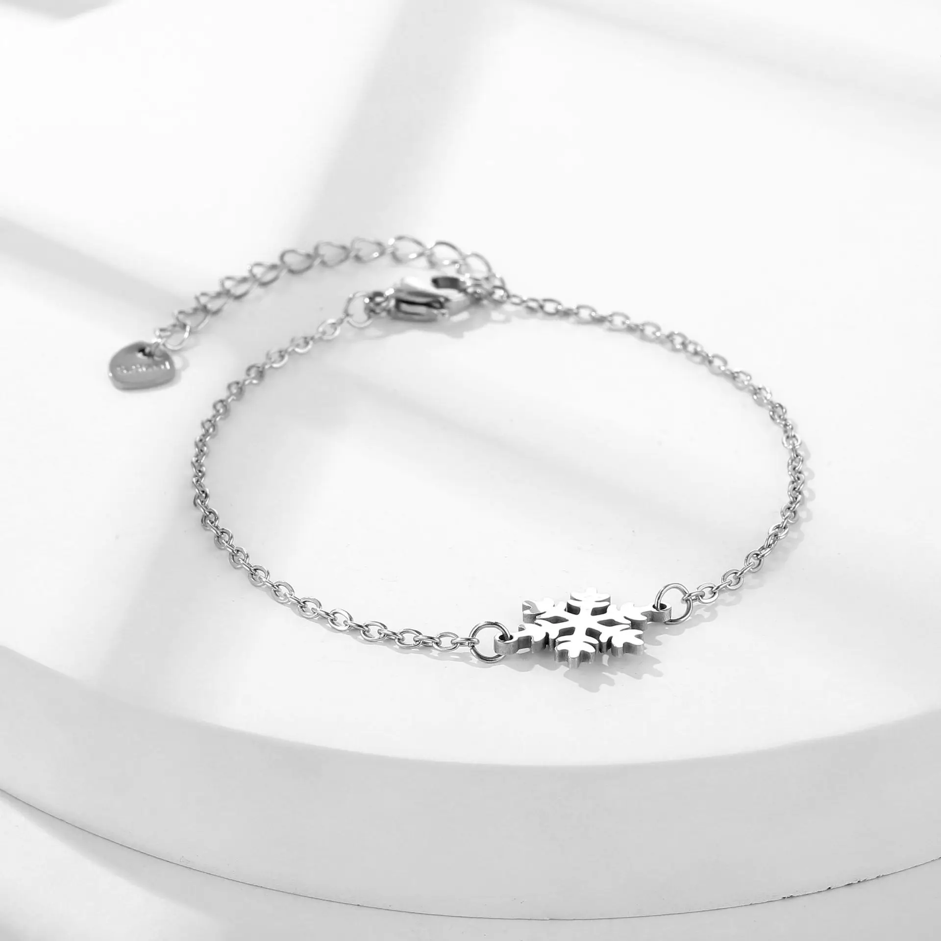 Women Fashion Stainless Steel Cute Snowflake Cuff Bracelet Girl Snow Jewelry Winter Christmas New Year Simple Bracelet Accessory