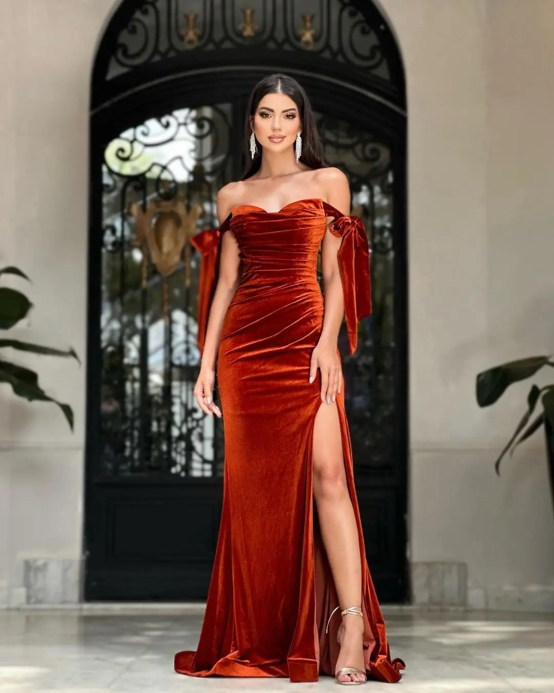 

Shiyicey 2024 Simple Vintage Velvet Chic and Elegant Sleeveless Evening Dresses Floor-length Side Split Formal Occasion Dresses