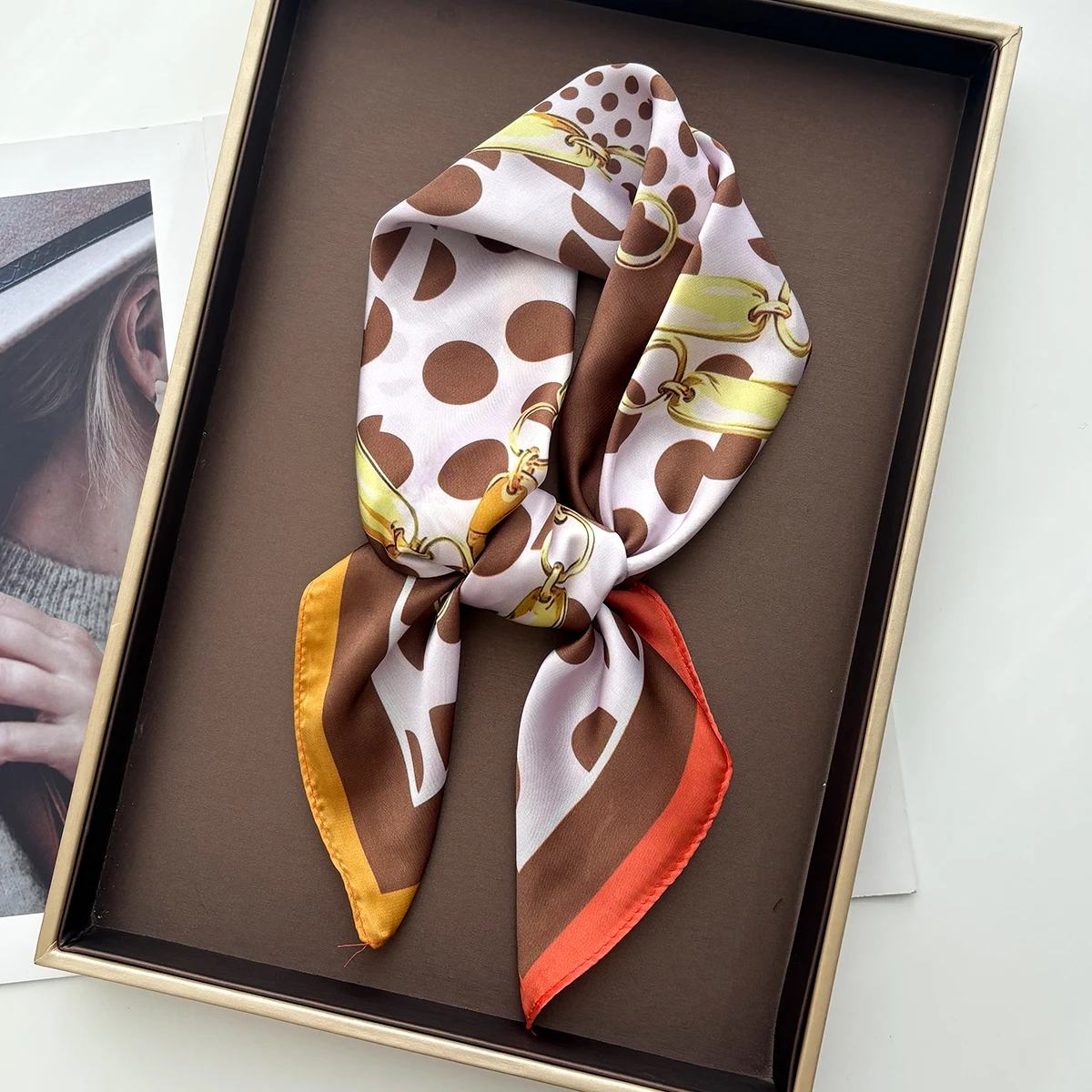 

Роскошный квадратный шарф для женщин, элегантная цепочка, женский хиджаб, шейный платок, мягкие шелковые шарфы с имитацией пятен, шаль для повседневной носки