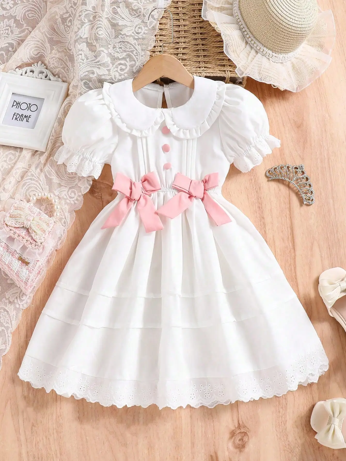 (7325) Romantic and Elegant White Princess-Style Dress for Little Girls, with Bow Embellishments, Stylish Puff Sleeve Design, Suitable for Birthday Parties, Holiday Events, and Photo Shoots. Suitable for Little Girls Aged 4-7, Spring and Summer.