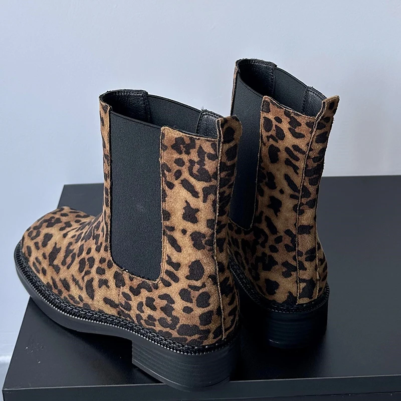 Leopard 2024 Med Heels stivaletti alla caviglia da donna Western Slip-on scarpe da donna per donna autunno donna stivaletti Chelsea moderni corti