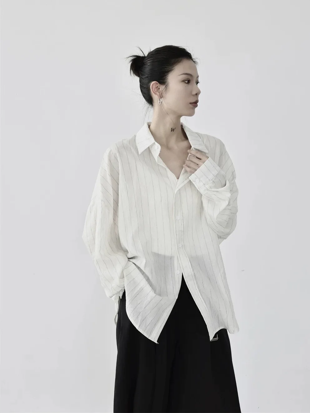 

Laid-back Style Summer Thin Linen Striped Women's Long Sleeve Loose Sun Protection Shirt Collar Casual Outerwear