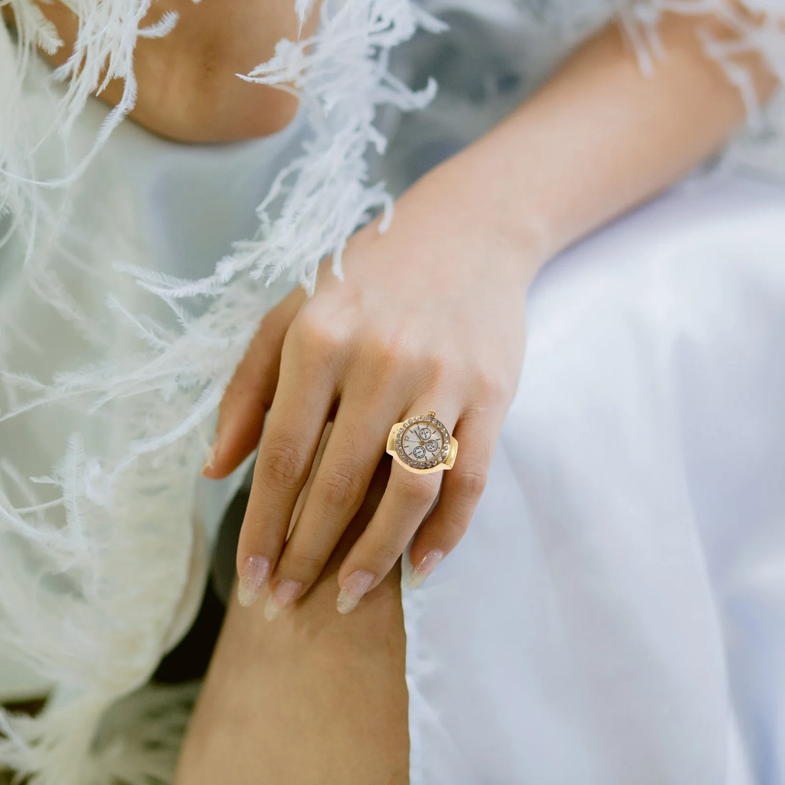 

Finger Ring Watch Quartz Movement Elastic Band Fashion Accessory Long Lasting Quality Alloy Glass Material Suitable Various