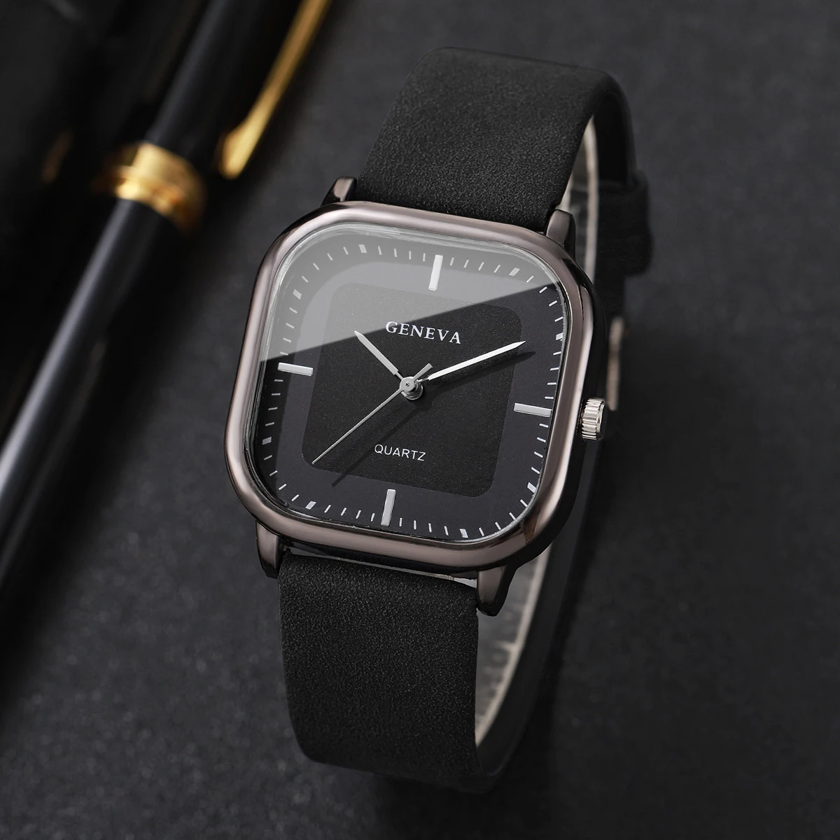 2pcs/set Men's Watch Simple Fashion Square Scale Dial Trendy Handsome Quartz Watch + Bracelet ( Box Not Included)