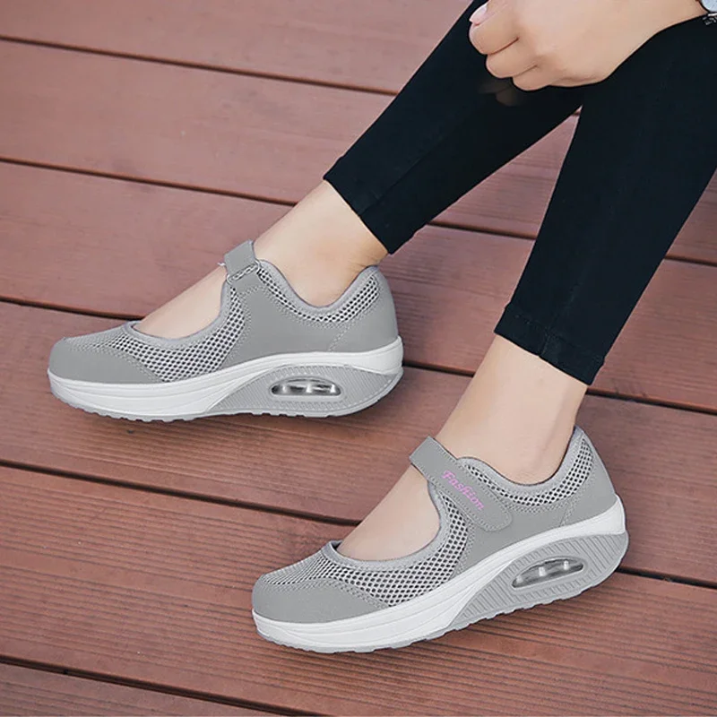 2022 Spring Red Women Vulcanize Shoes Casual Sneakers Female Soft Flat For Lady Lightweight Breathable zapatos de mujer zapatos