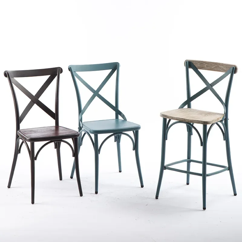 American industrial style wrought iron chair, metal old imitation wood grain fast food restaurant fork back iron chair